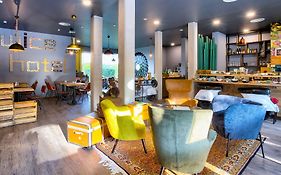 twice hotel wiesbaden